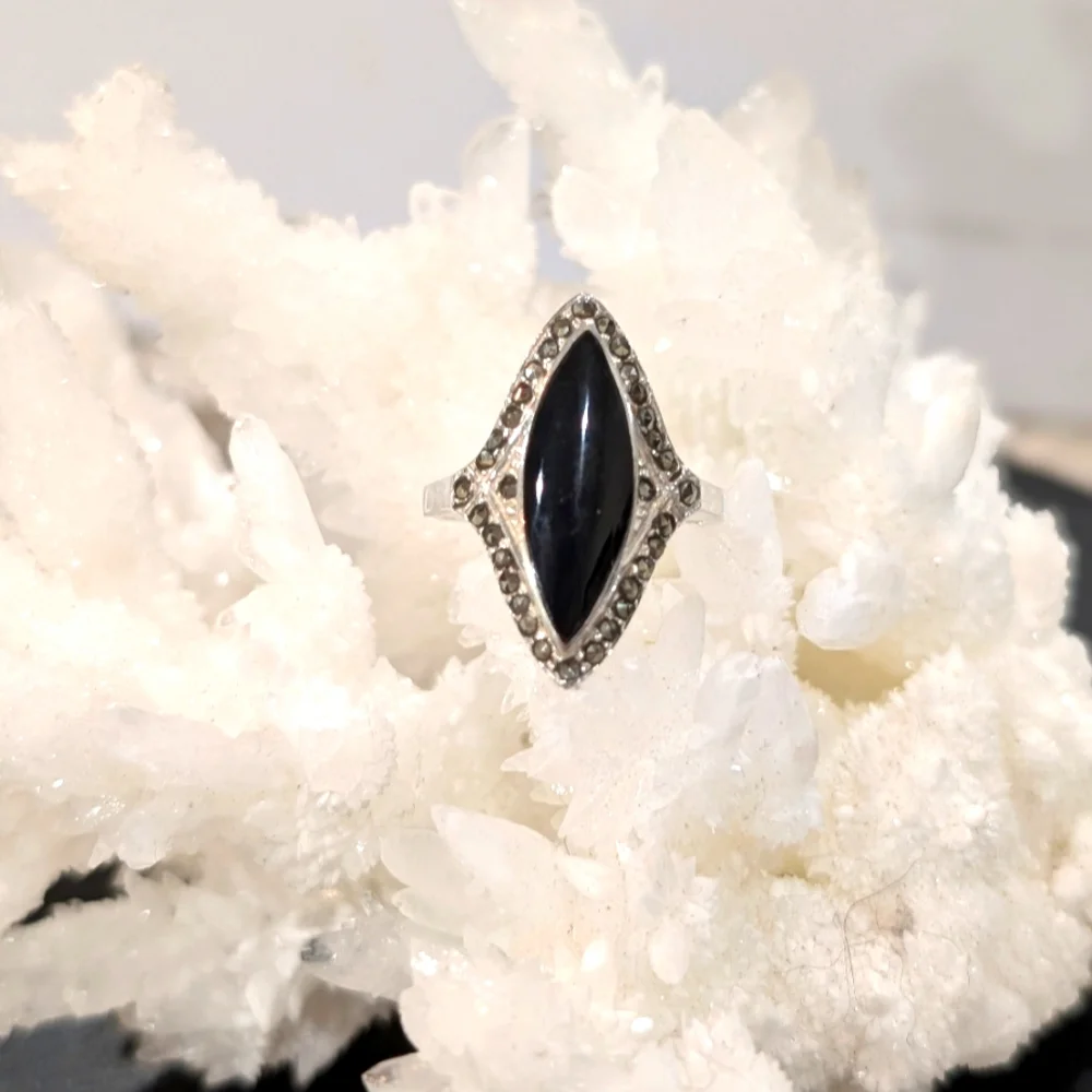Sterling Silver & Black Onyx Ring - Picture 1 of 8